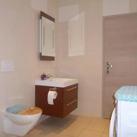 Two-bedroom Holiday In Dranske I Lancken